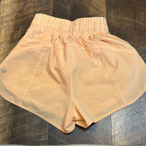 Lululemon 3” Running Shorts Size 2 Light Melon color - Picture 4 of 7